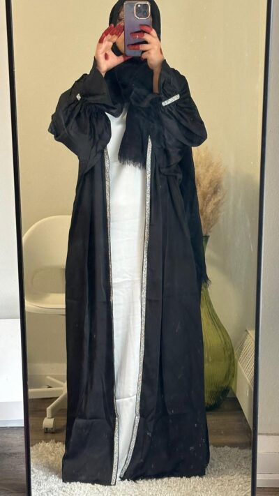 Lily front open abaya in Black - Image 2