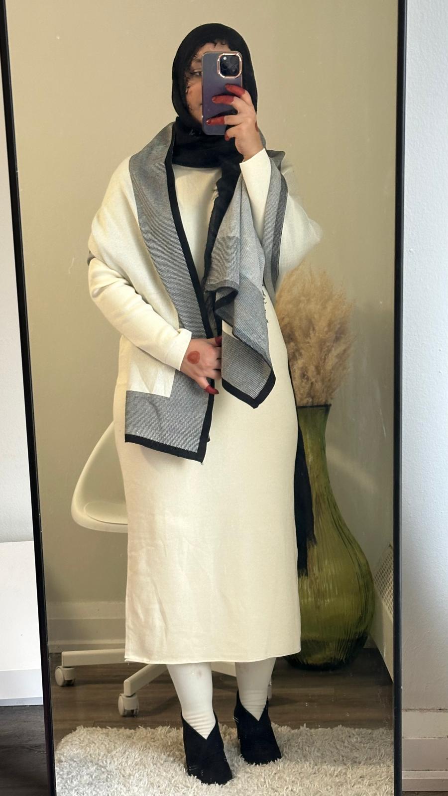 Amara knit dress in White - Image 3