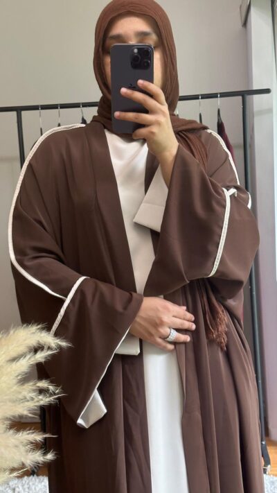 Alia abaya set in Dark Brown - Image 2