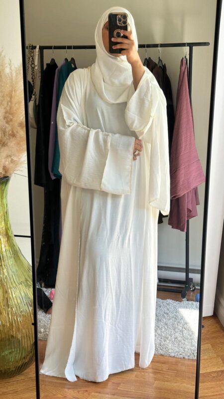 Zoya Abaya set in White